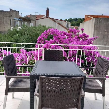 Apartment Mladen Хвар Екстер'єр фото
