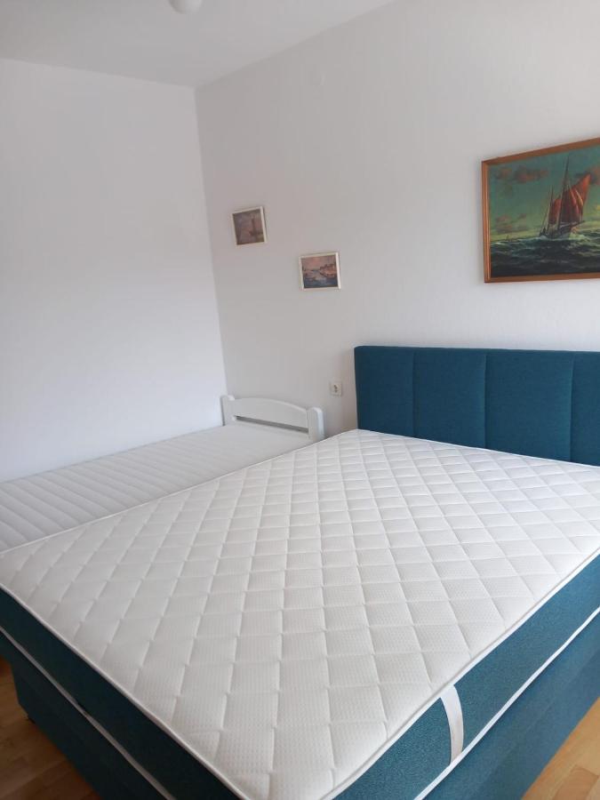 Apartment Mladen Хвар Екстер'єр фото