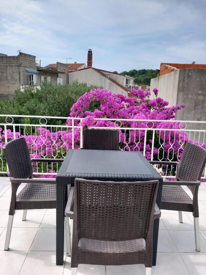 Apartment Mladen Хвар Екстер'єр фото