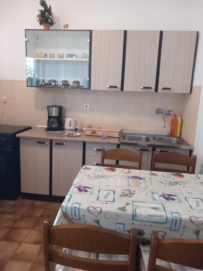 Apartment Mladen Хвар Екстер'єр фото